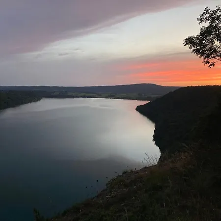La Perle Des Lacs